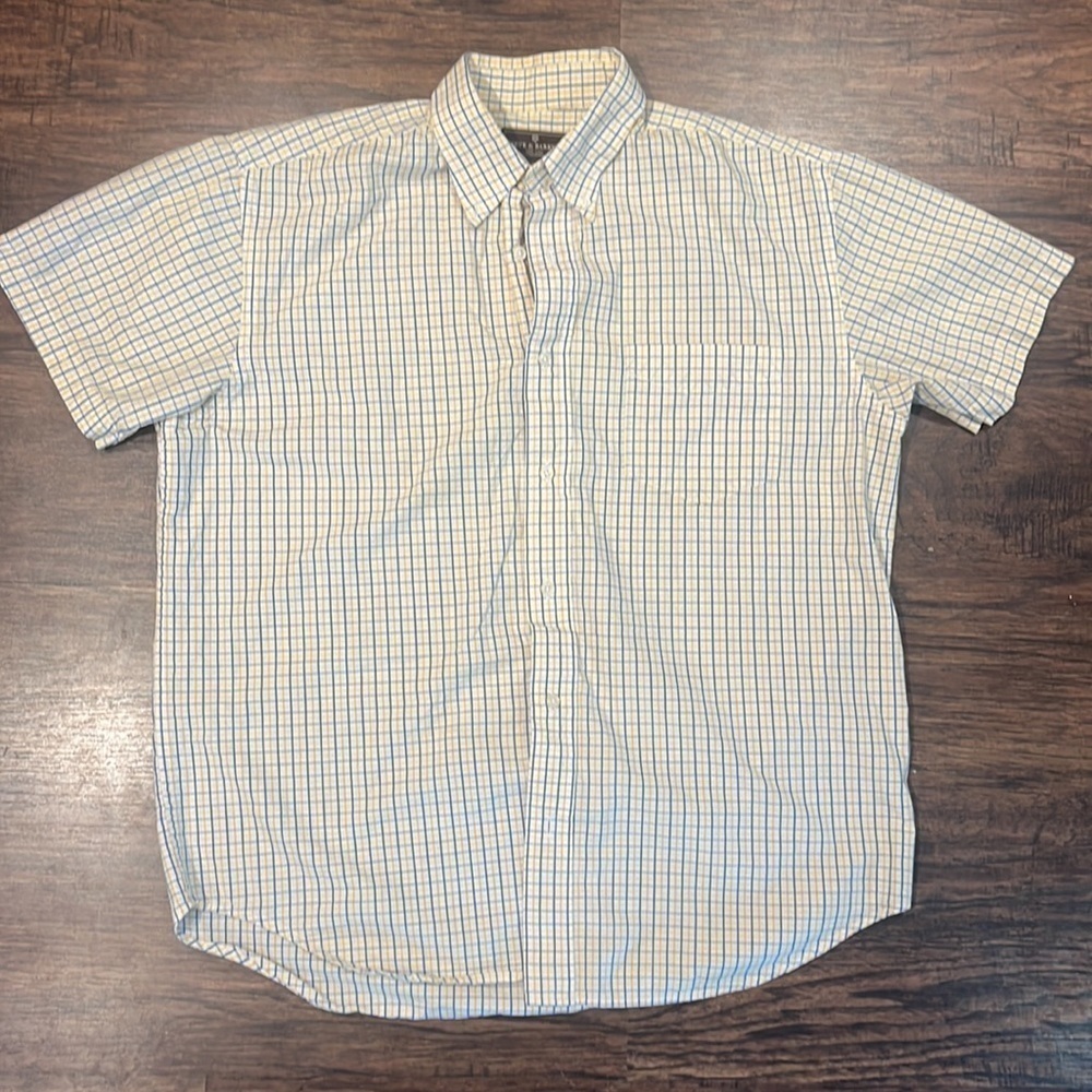 Steve & Barry’s Vintage Collared Short Sleeved Plaid Button Down Polo. Size L